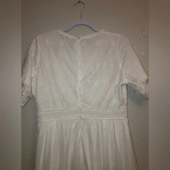 Polagram White Floral Lace Modest Dress - Picture 9 of 11